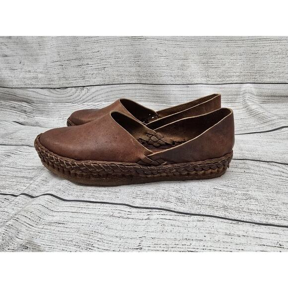 Mohinders Leather Flats - Picture 4 of 10